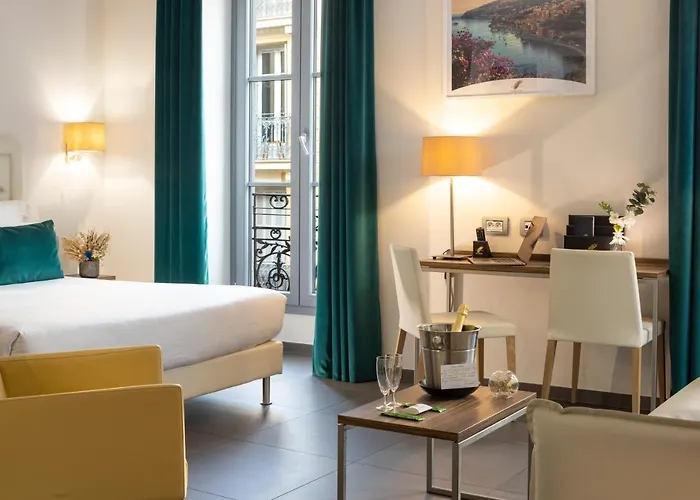 Azur Riviera Hotell