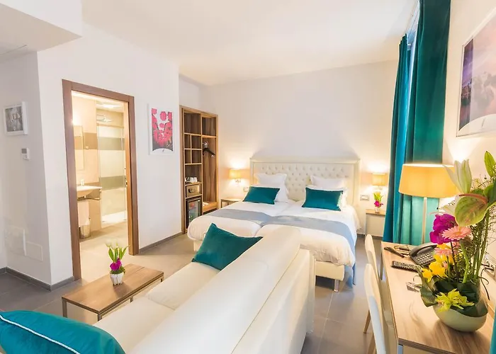 Azur Riviera Hotell 4*