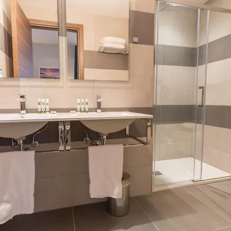 Azur Riviera Otel 4*