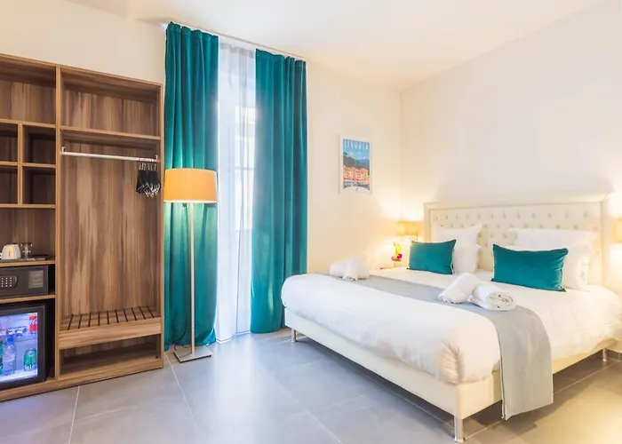 Azur Riviera Hotel