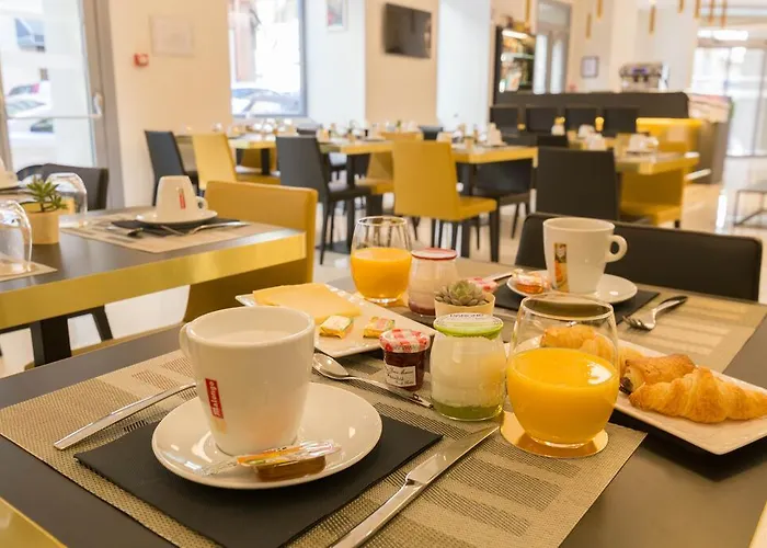 Azur Riviera فندق نيس