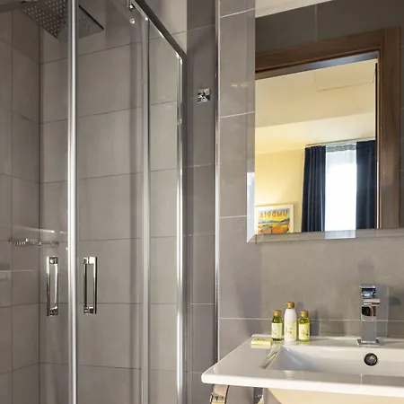 Azur Riviera Hotell 4*